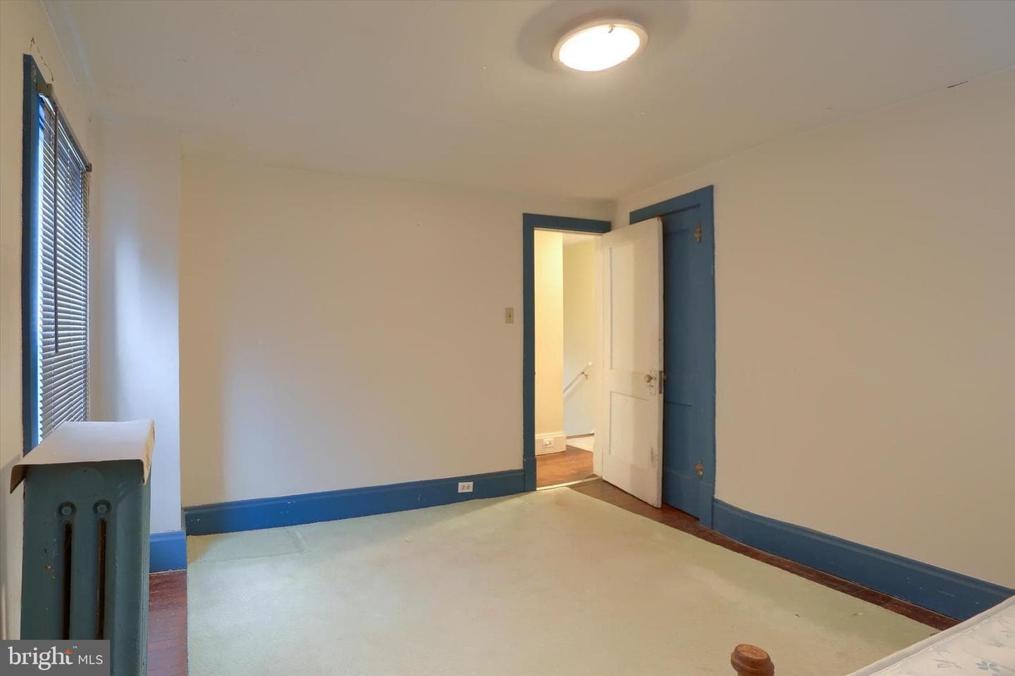 301 Swan Street photo 38