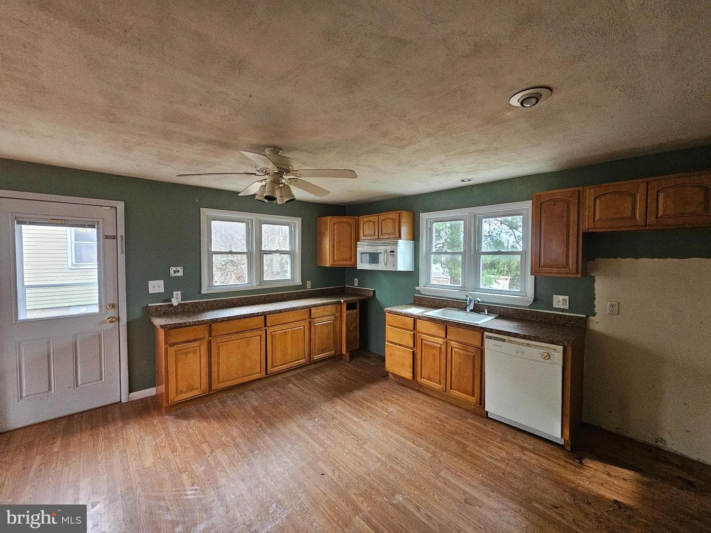 1261 Main Street photo 2