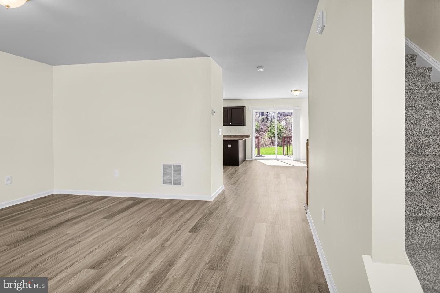727 Gregs Drive photo 12
