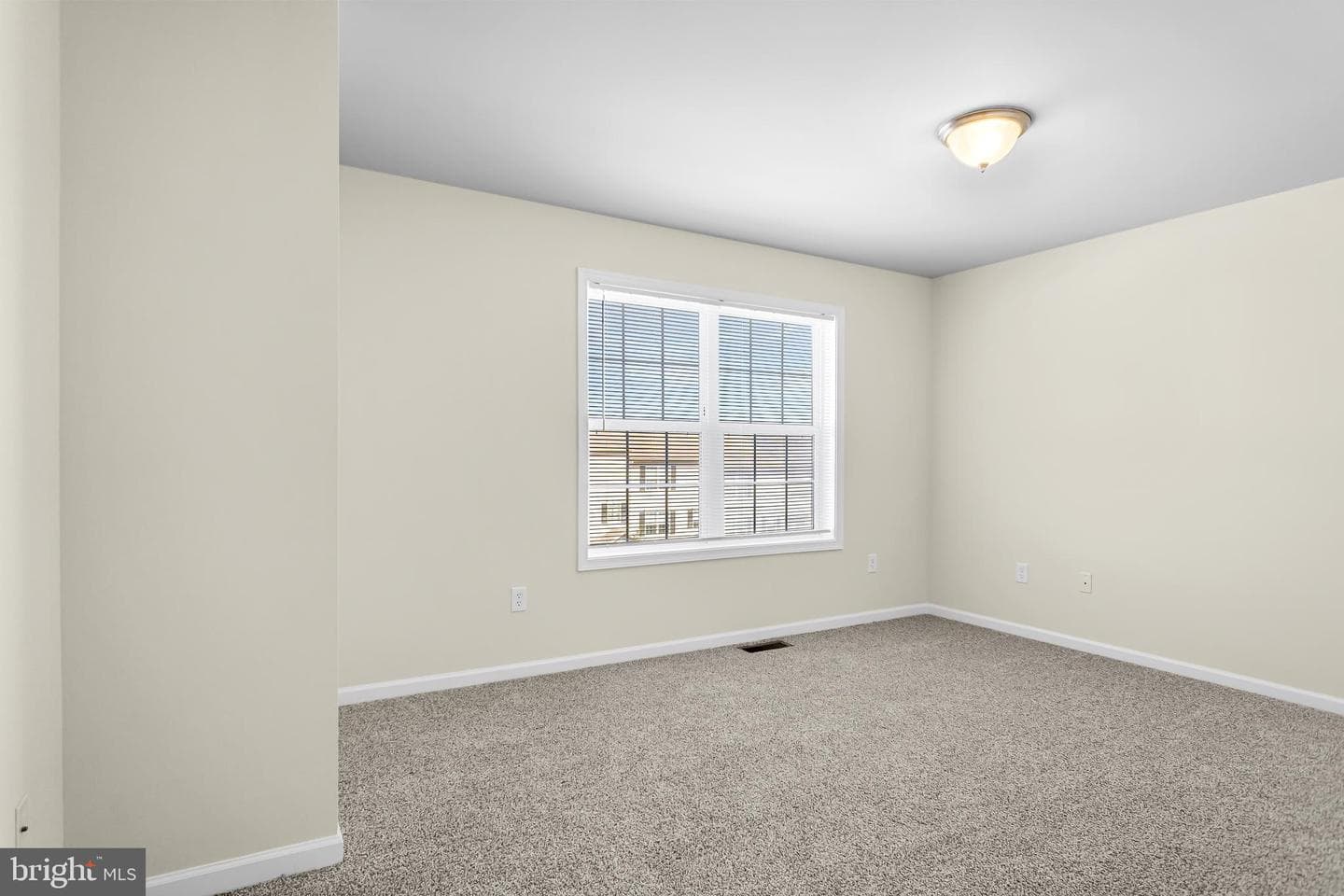 727 Gregs Drive photo 16