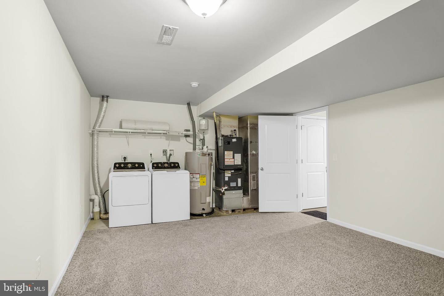 727 Gregs Drive photo 4