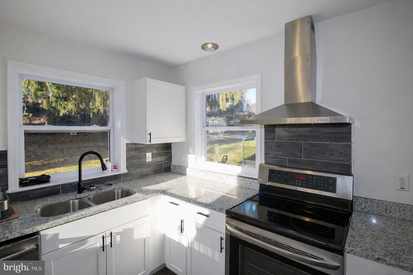 416 N Duke Street photo 10