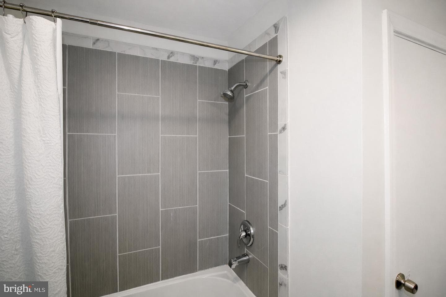 416 N Duke Street photo 13