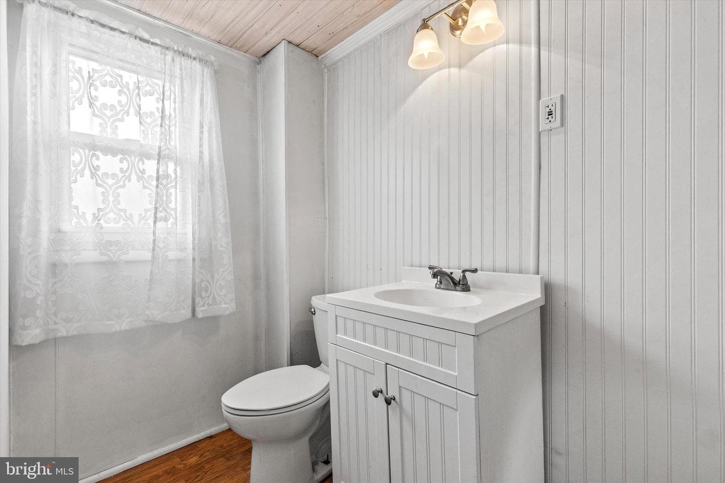 6351 Huntingdon Street photo 17