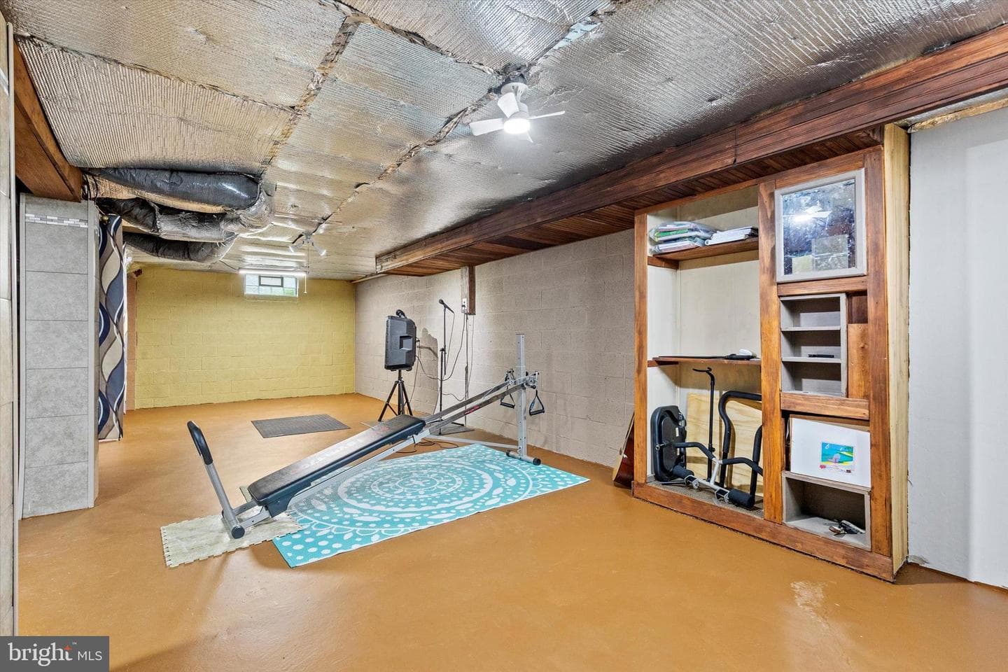 6351 Huntingdon Street photo 18