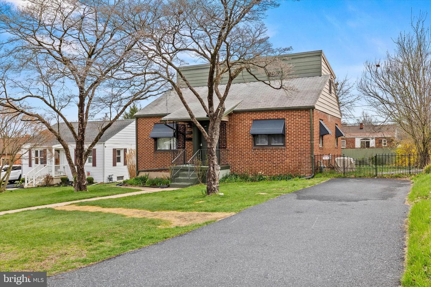 6351 Huntingdon Street photo 24
