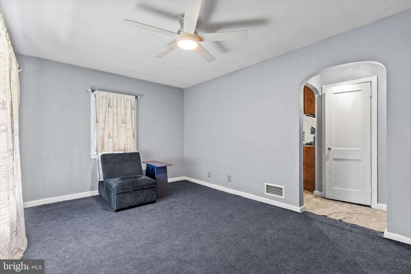 6351 Huntingdon Street photo 4