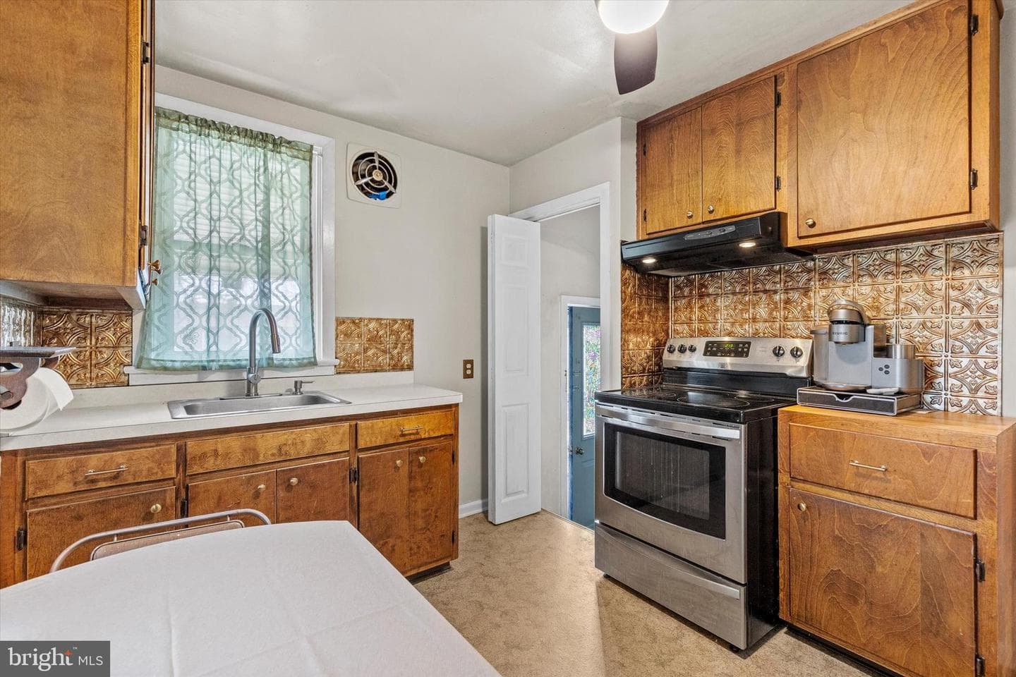 6351 Huntingdon Street photo 6