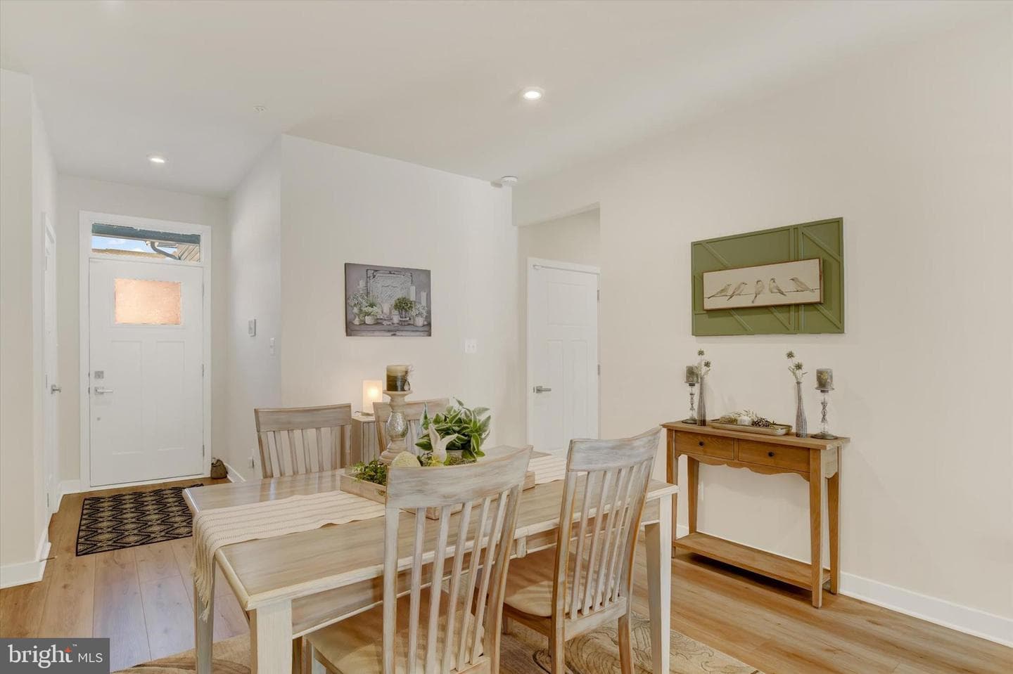 2231 Caroline Lane photo 8