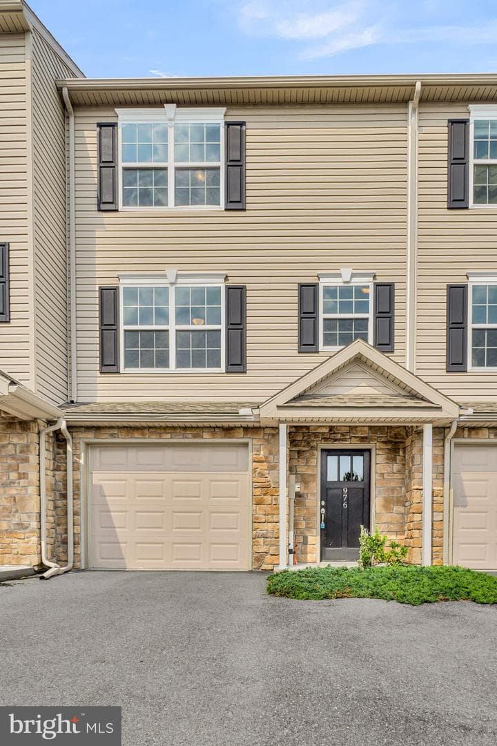 976 Gregs Drive, Harrisburg