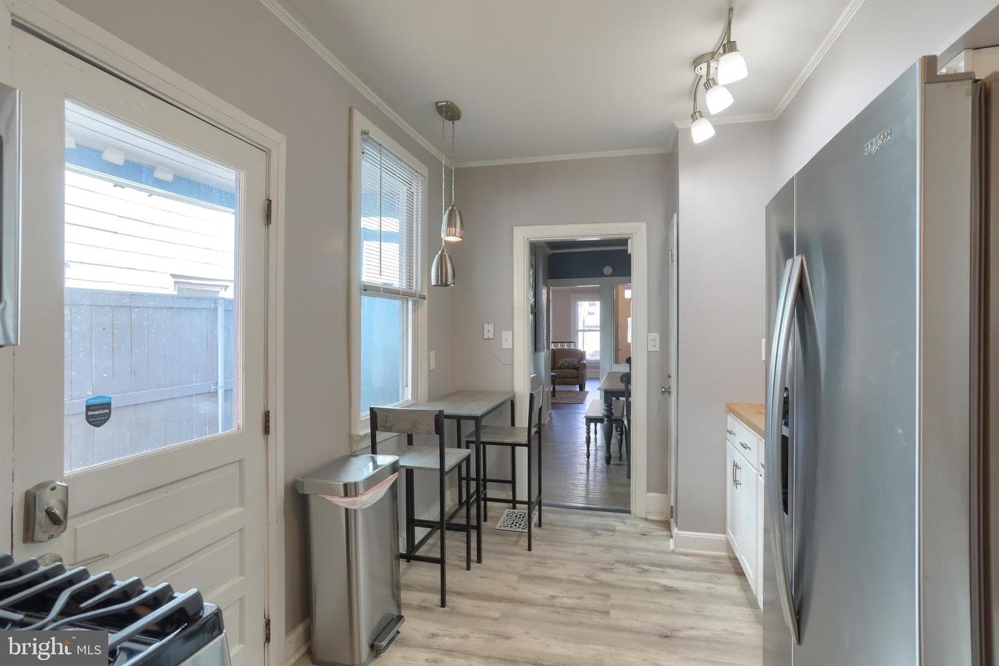 221 Verbeke Street photo 14