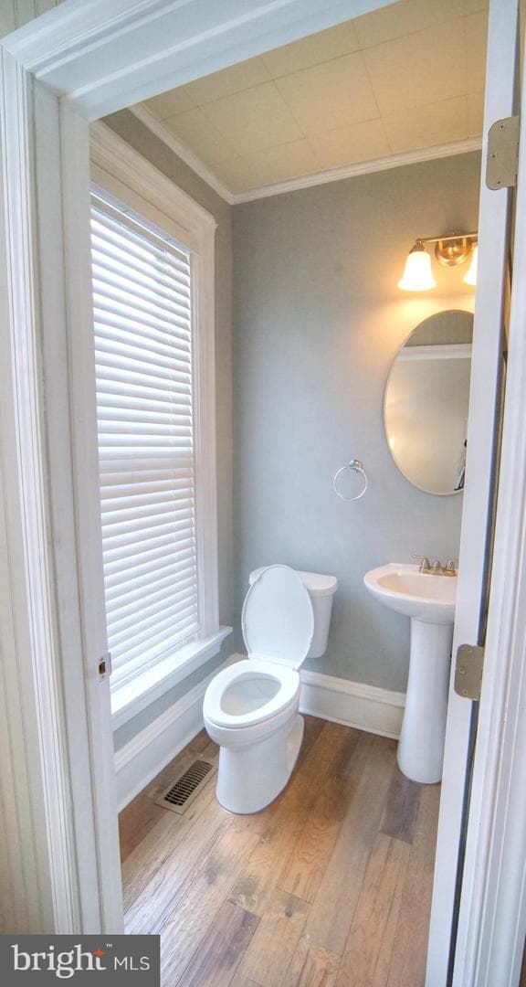 221 Verbeke Street photo 8