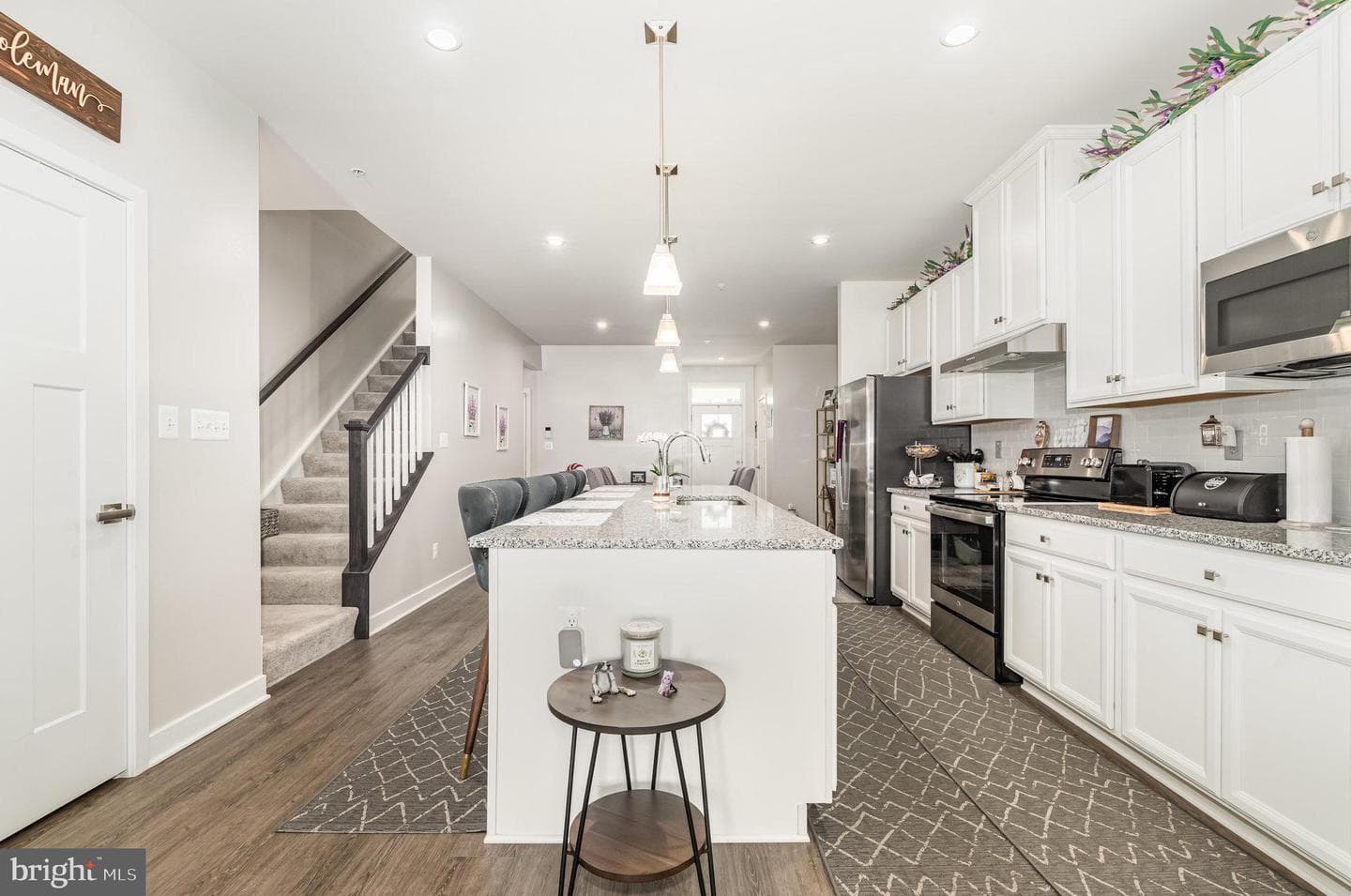 2268 Caroline Lane photo 8