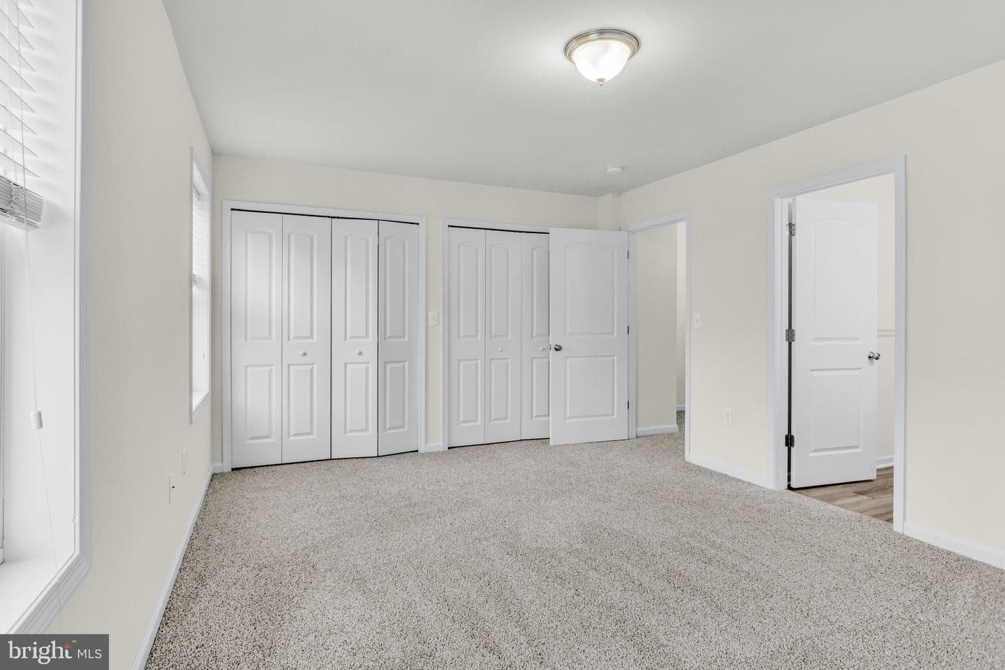 869 Gregs Drive photo 15