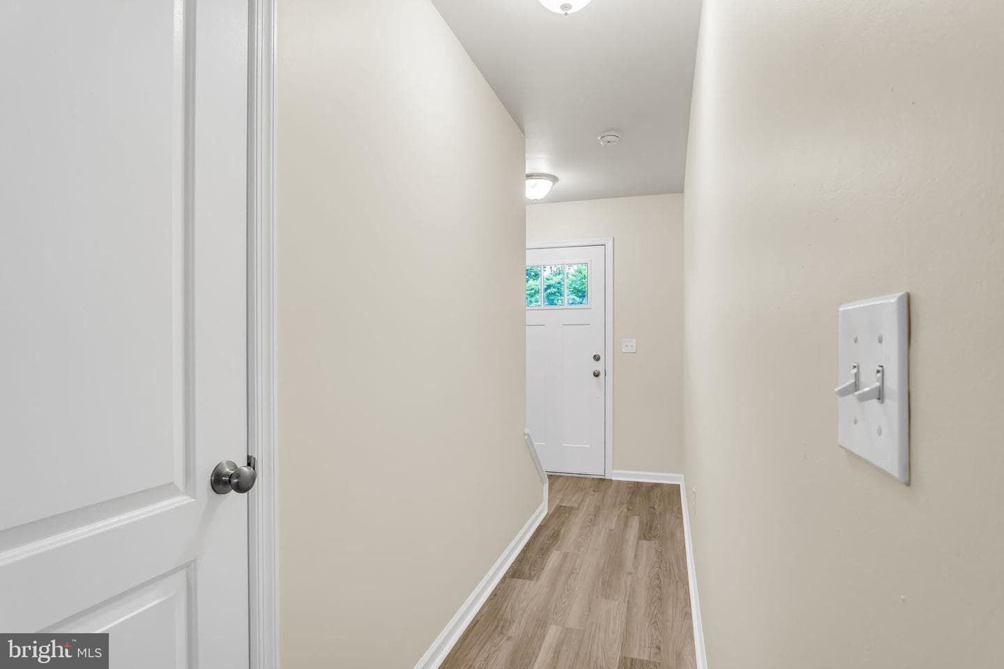 856 Gregs Dr photo 3