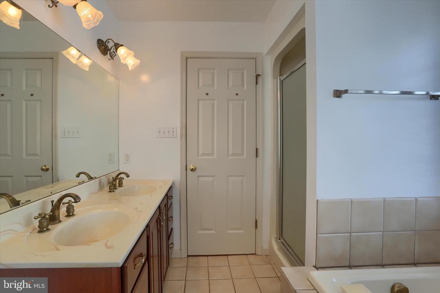112 Graystone Drive photo 29