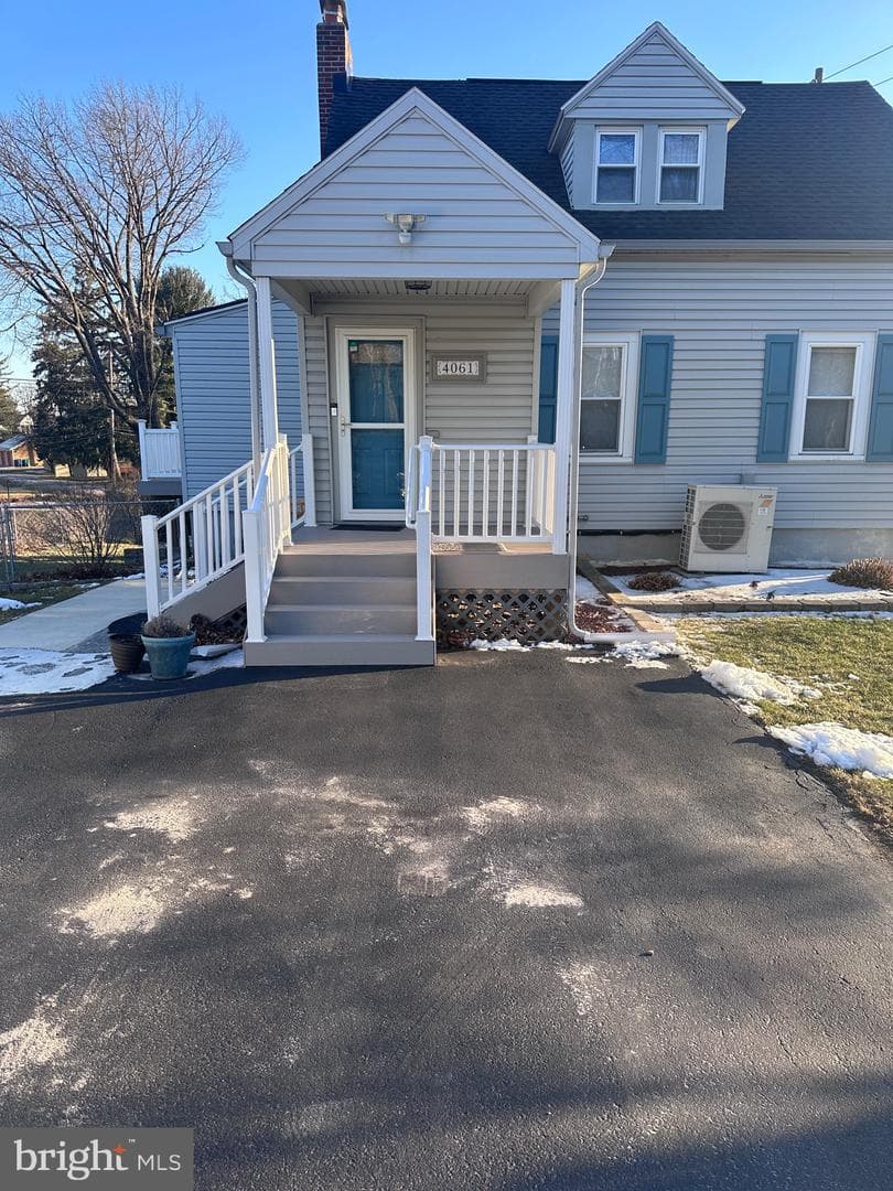 4061 Locust Lane photo 4