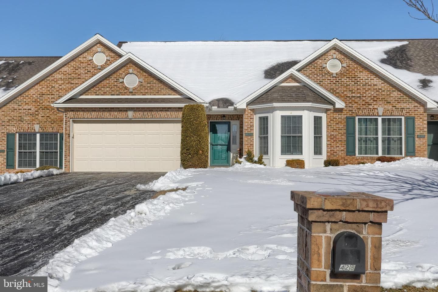 428 Baumgardner Drive photo 2