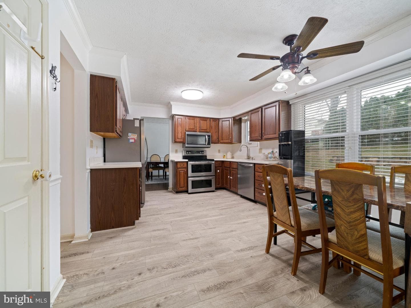 5724 Kenwood Avenue photo 11