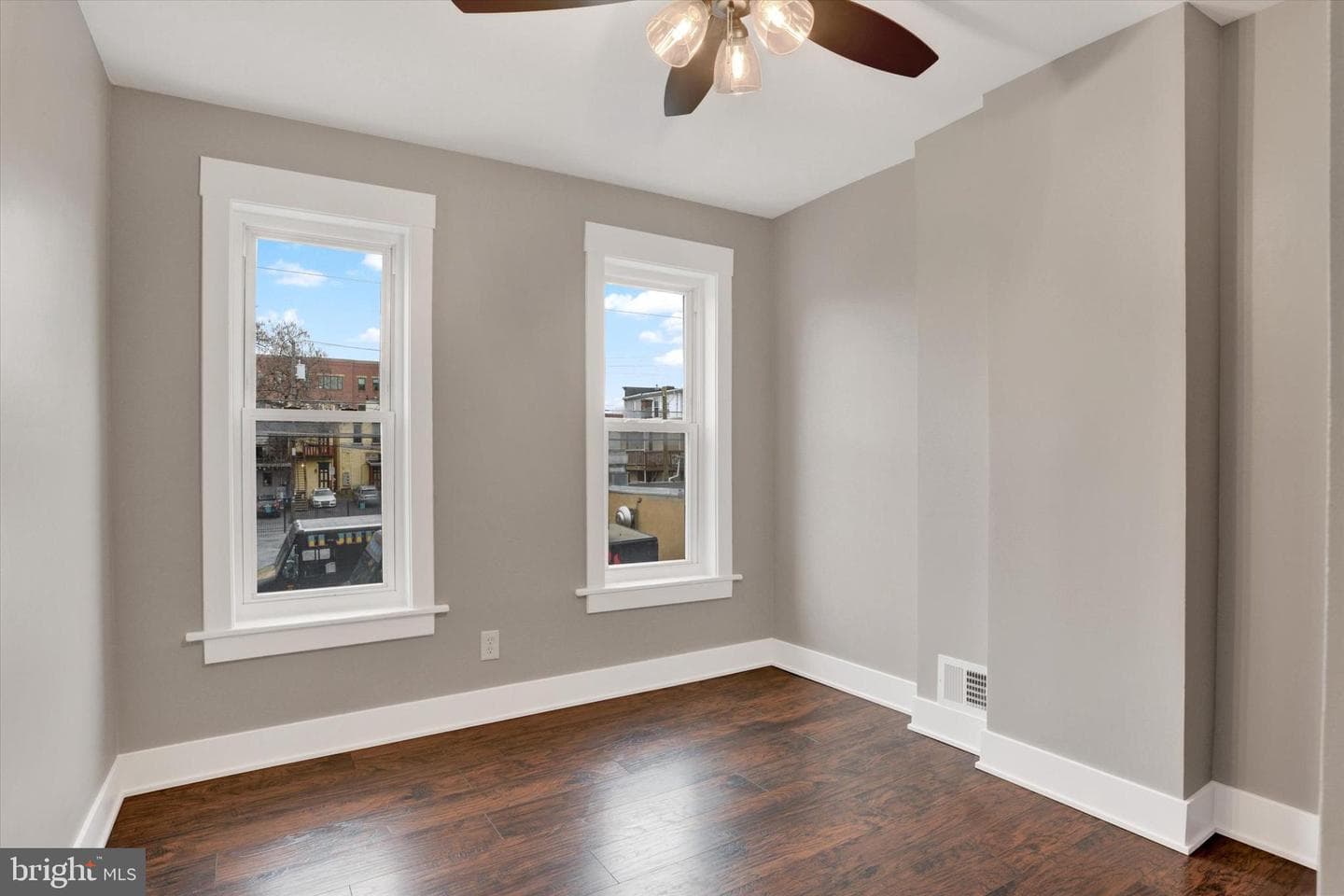 1425 William Street photo 13