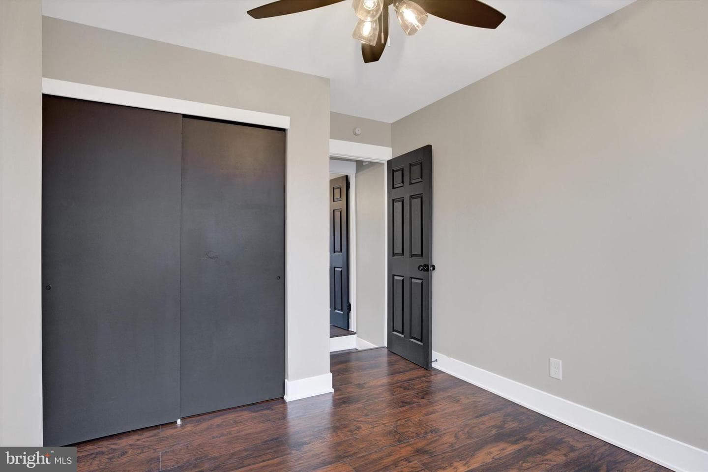 1425 William Street photo 20