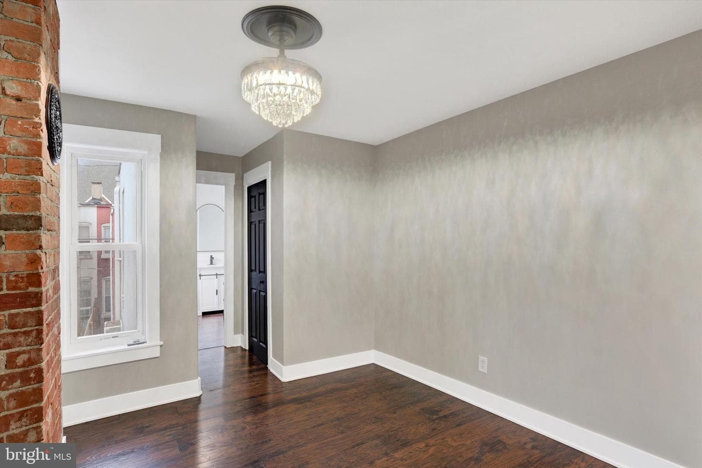 1425 William Street photo 24