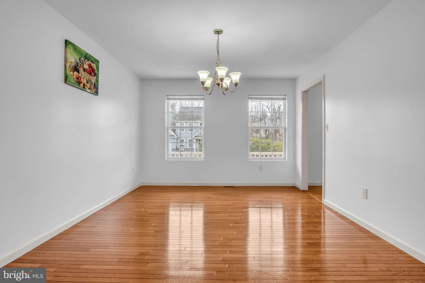 554 Yale Street photo 20