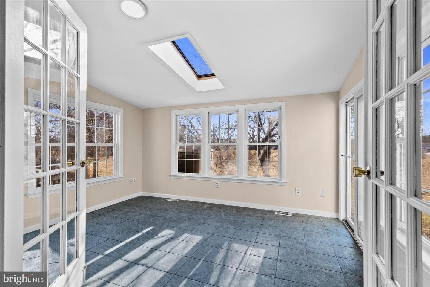 1157 Wintertide Drive photo 12