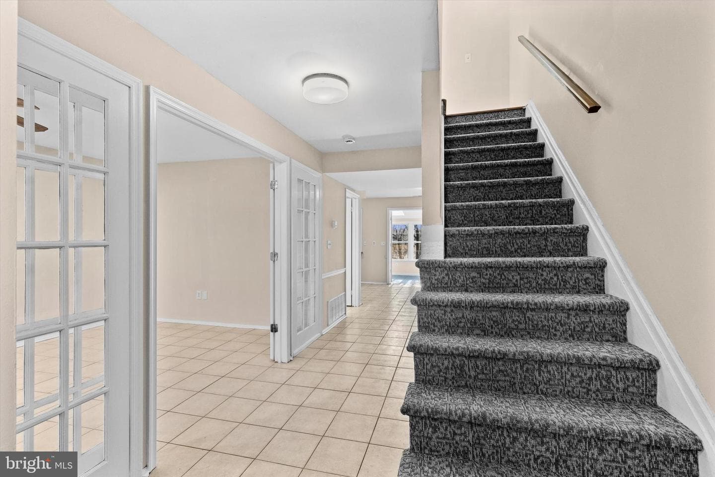 1157 Wintertide Drive photo 3