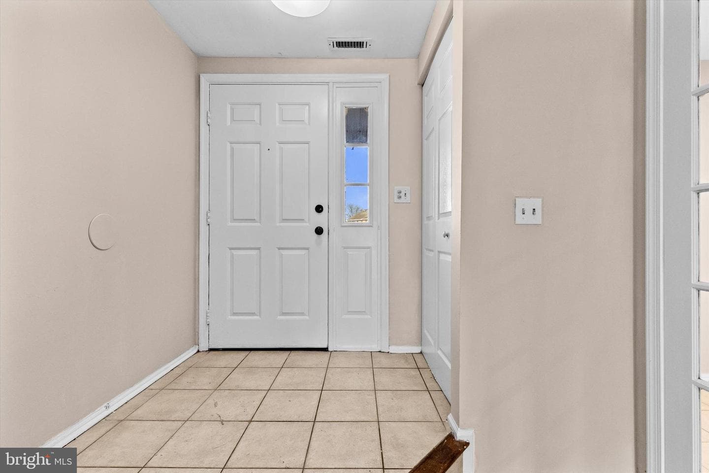 1157 Wintertide Drive photo 4