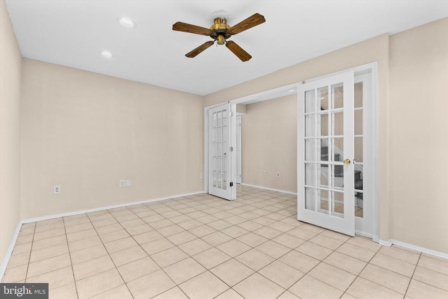 1157 Wintertide Drive photo 6