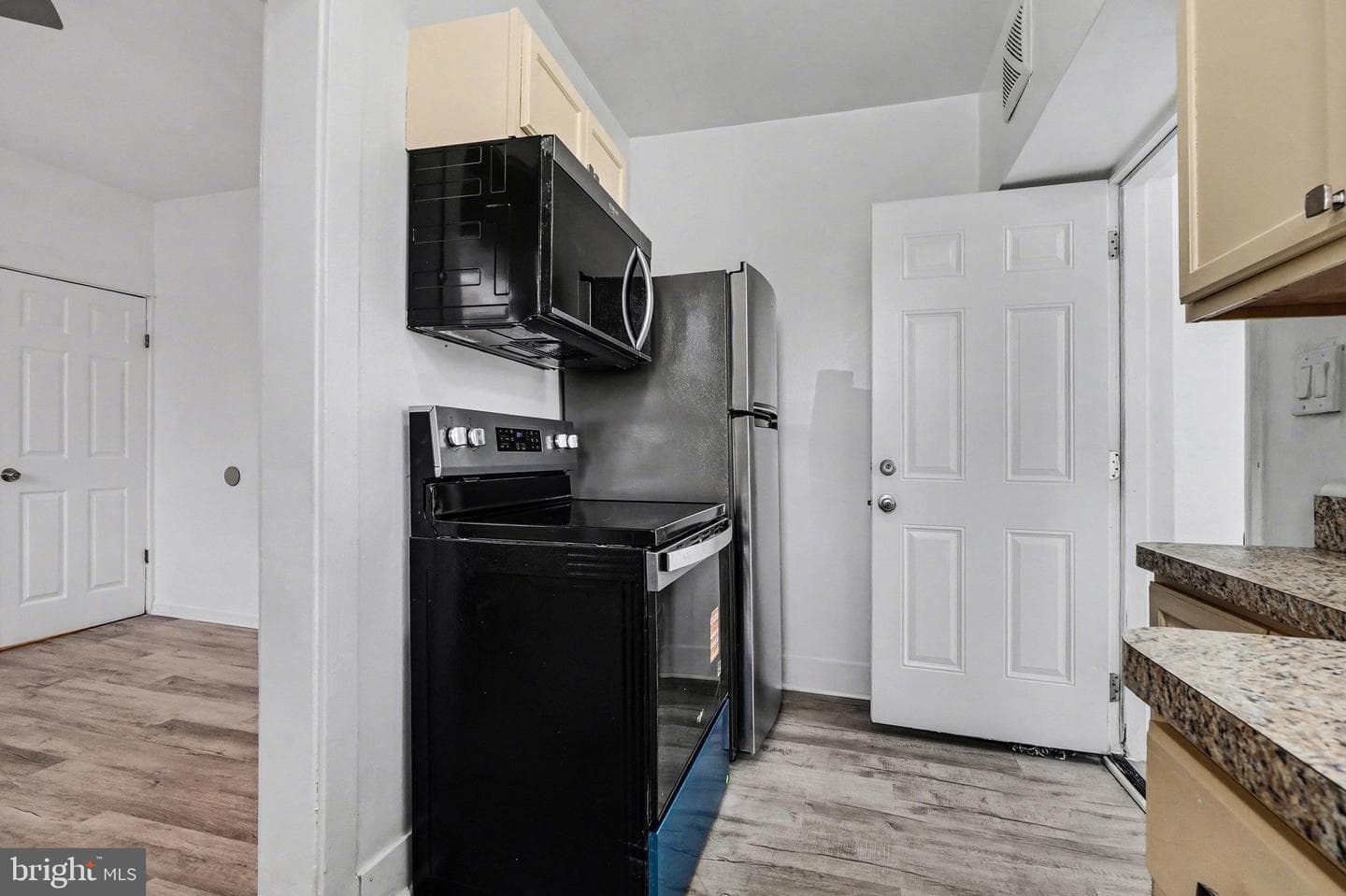 2904 Herr Street photo 16