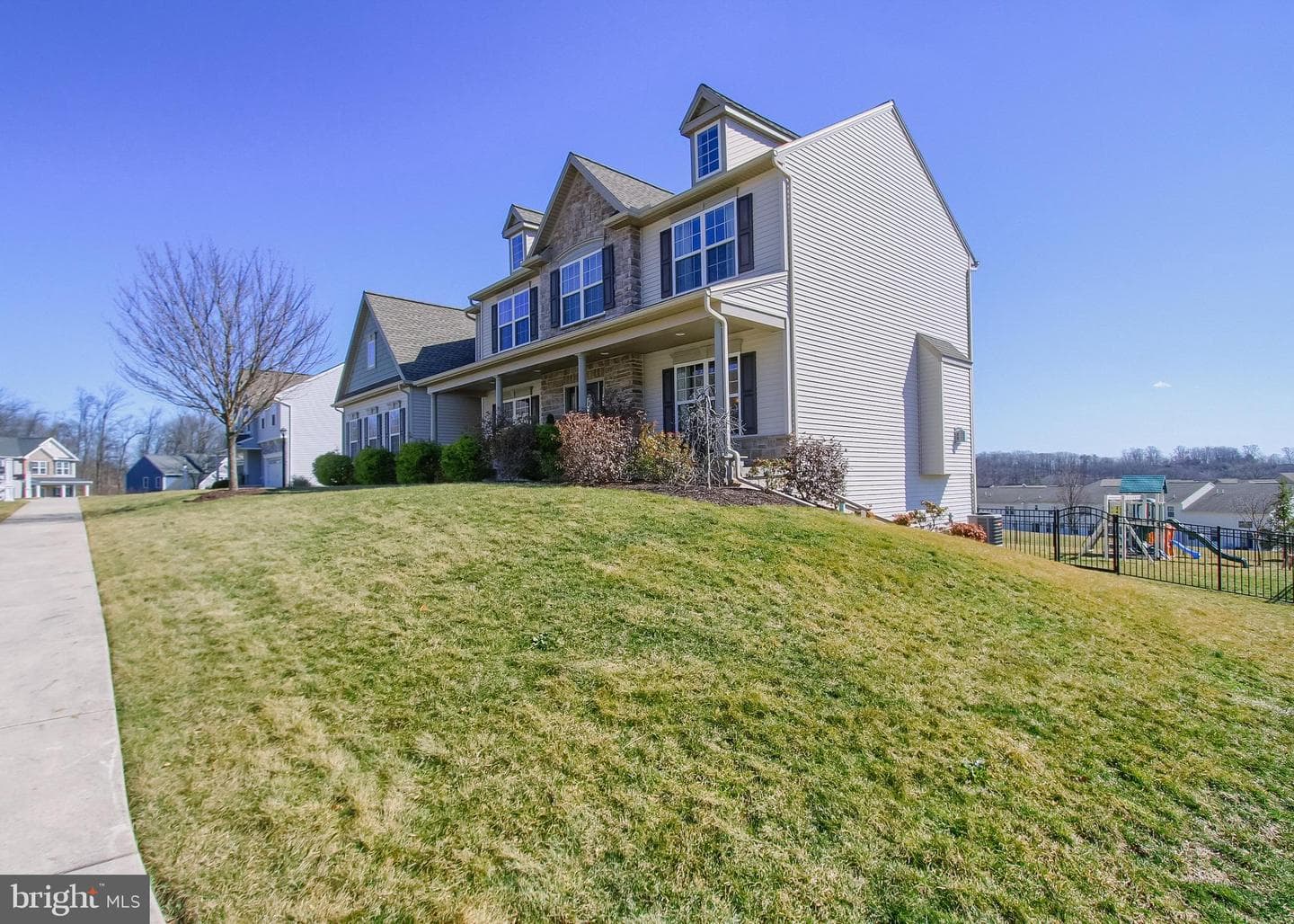 2702 Box Elder Court photo 4