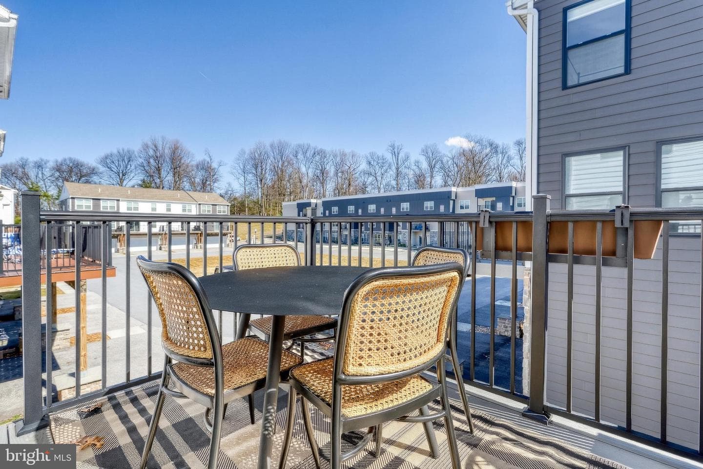 125 High Pointe Drive photo 8
