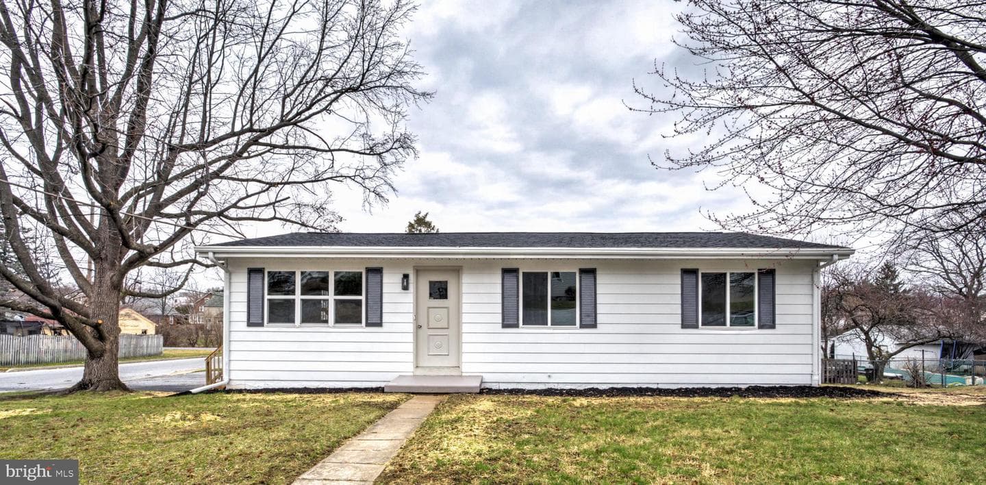2900 Butler Street photo 2