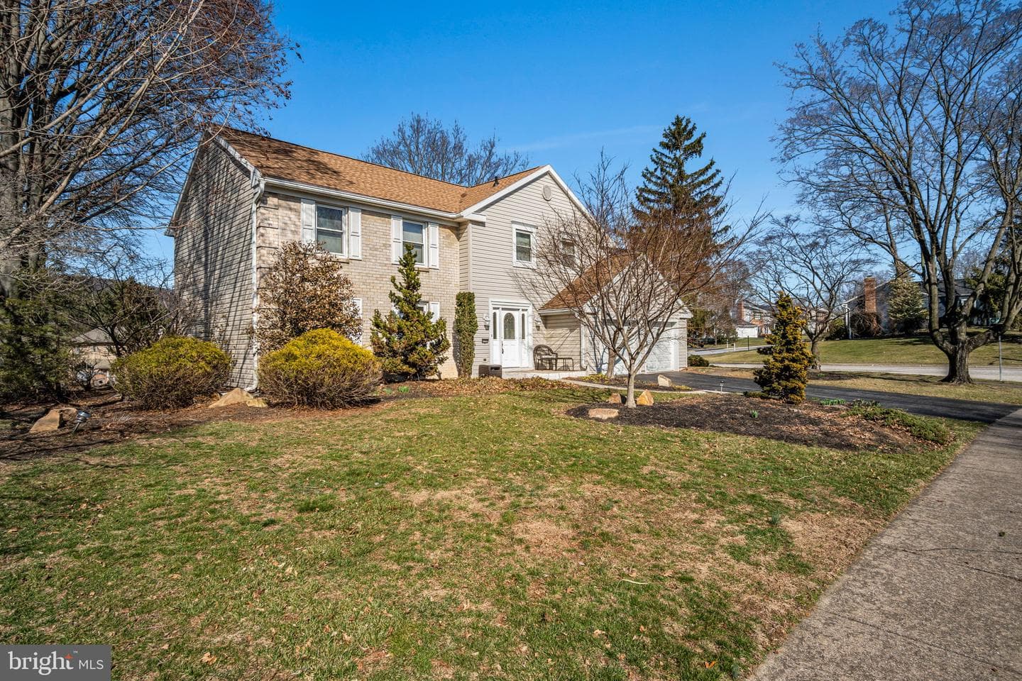 4098 W Tilden Road photo 2