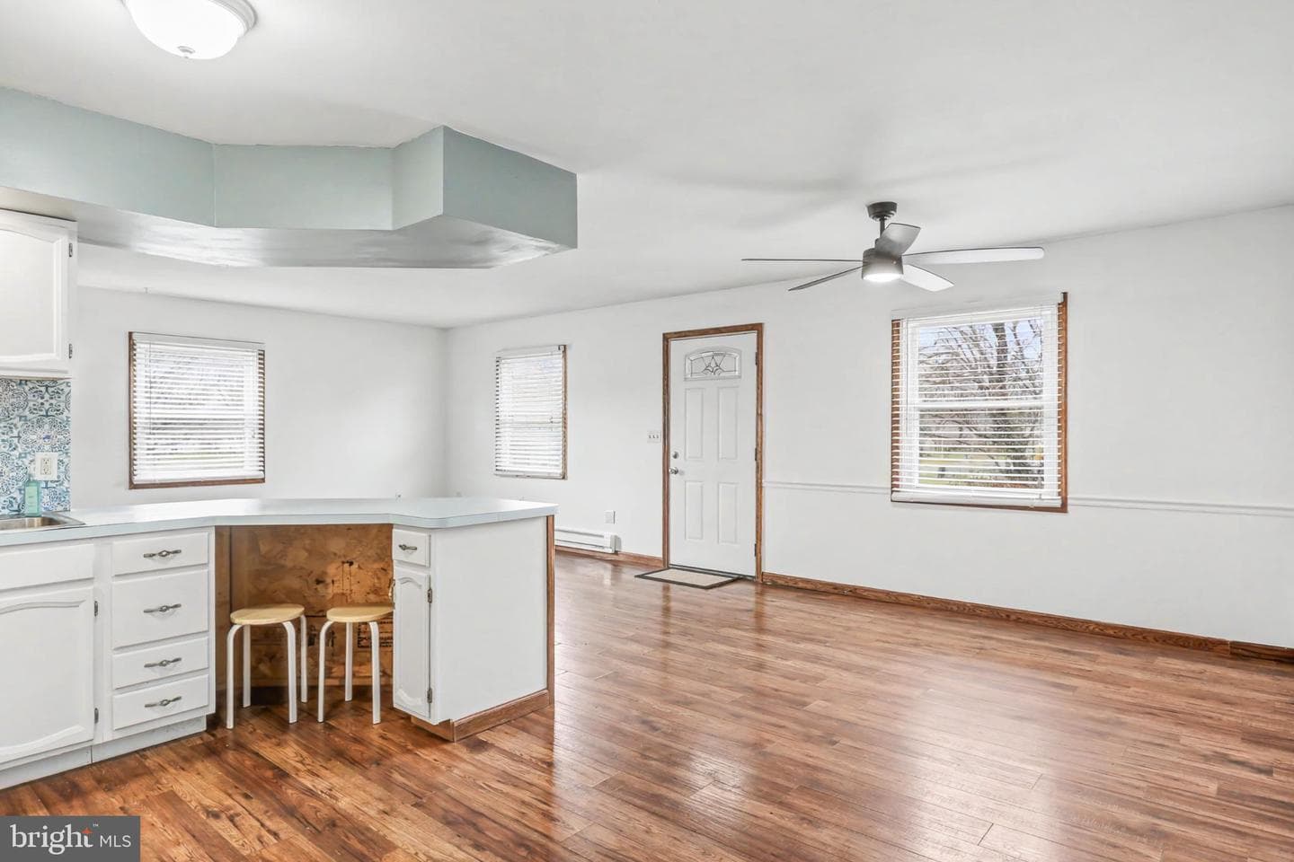 1801 Mountain View Road photo 6