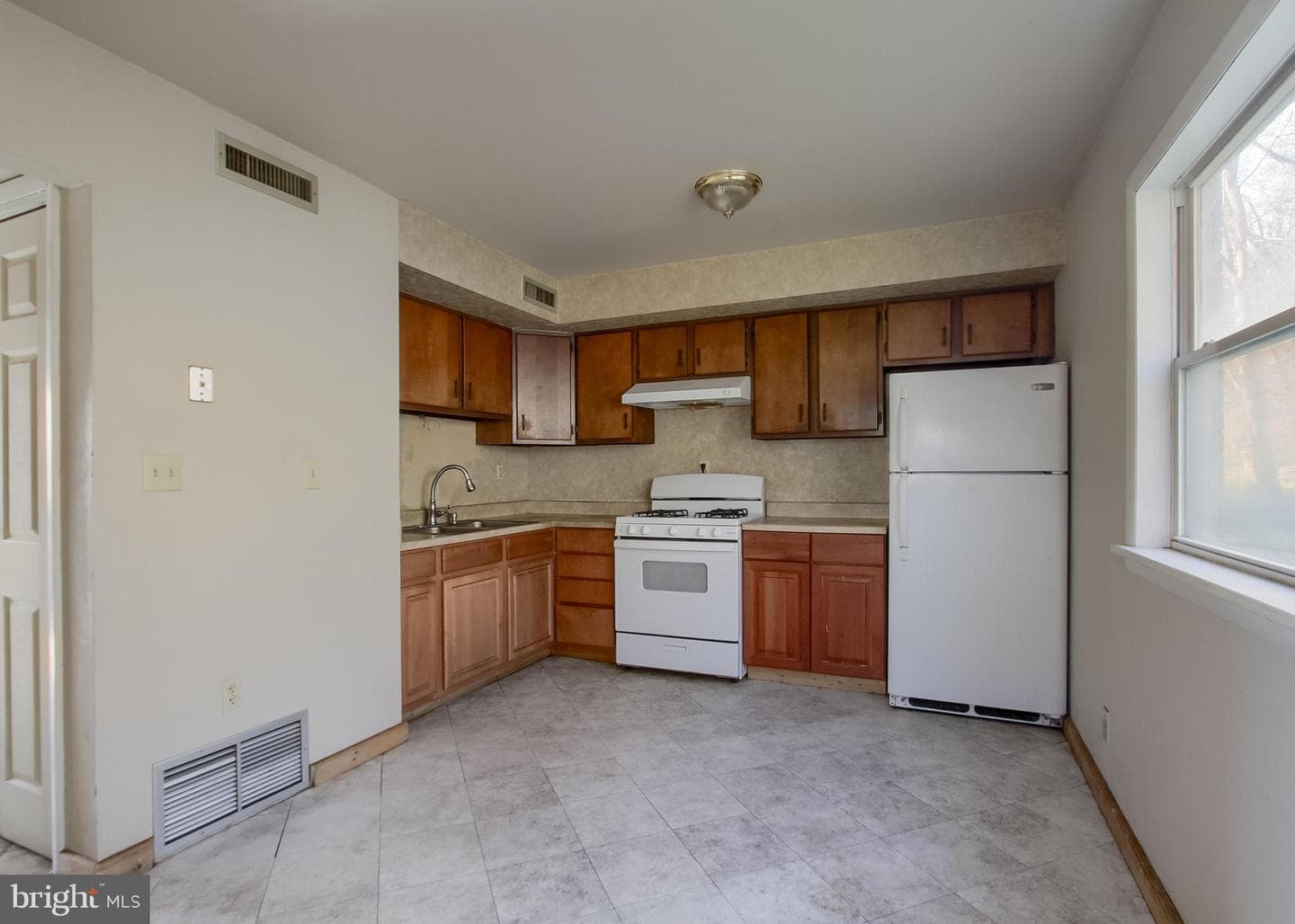 535 Saint Marys Drive photo 10