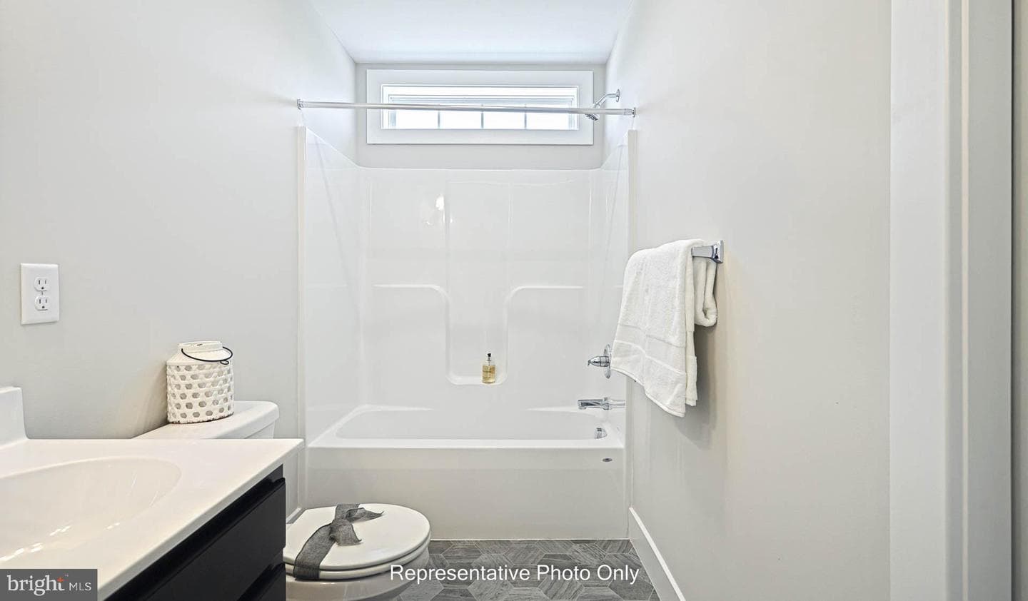 2420 Hawthorne Drive photo 26