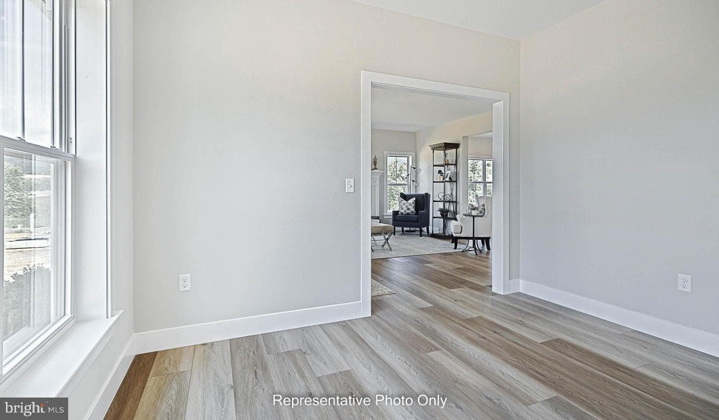 2420 Hawthorne Drive photo 5