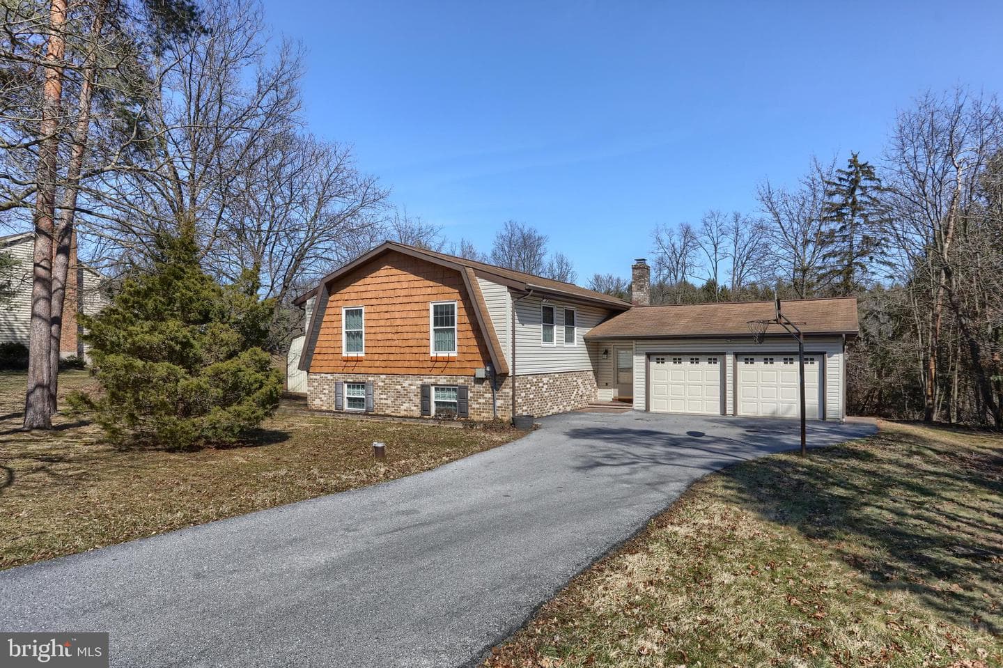 224 Tannenbaum Way photo 2