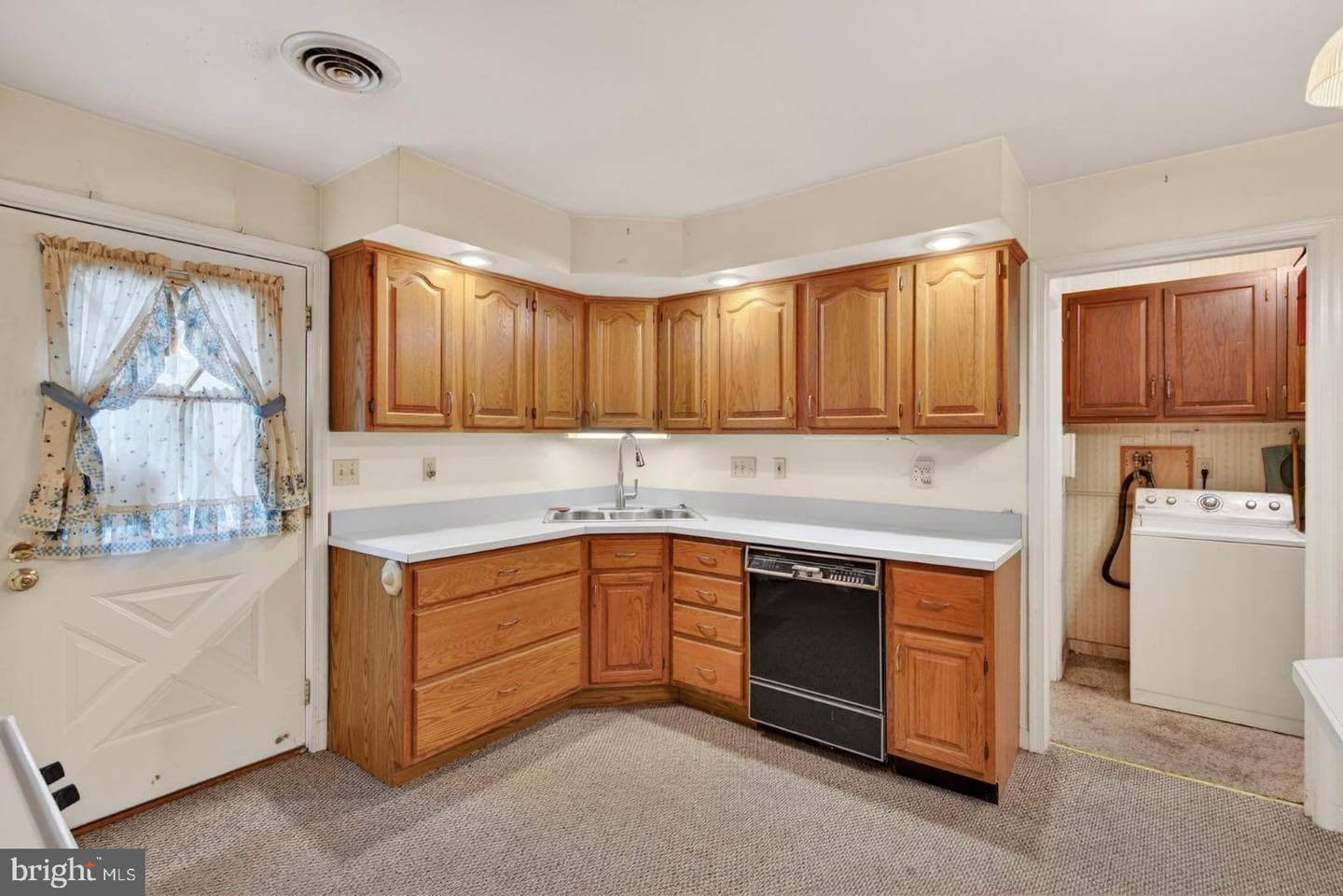 205 Peach Street photo 9
