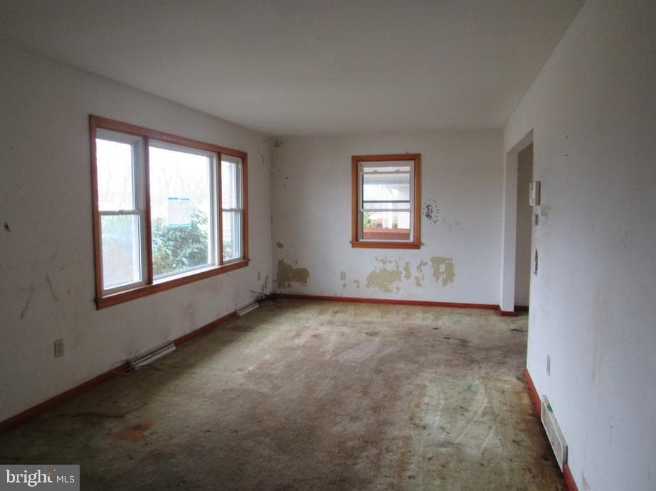 6717 Lehigh Avenue photo 3