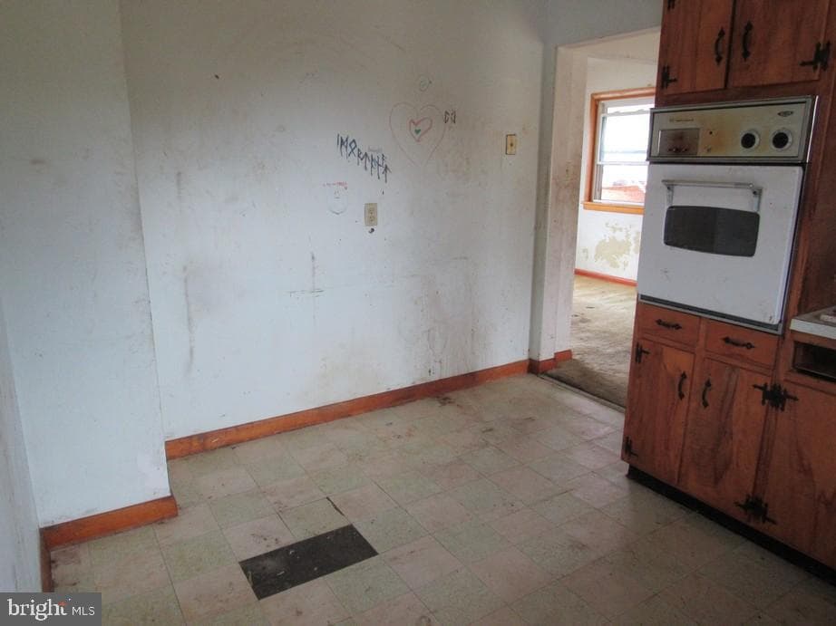 6717 Lehigh Avenue photo 5