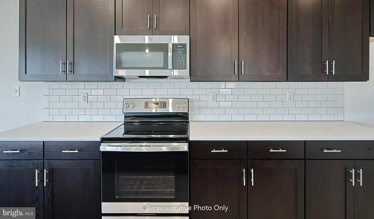 7843 Oak Brook Drive photo 17