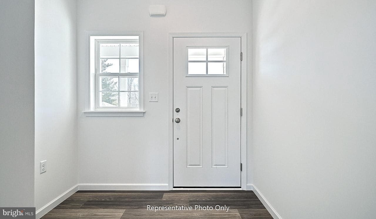 7841 Oak Brook Drive photo 4