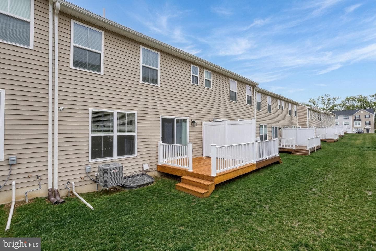 8127 Kelly Drive photo 2