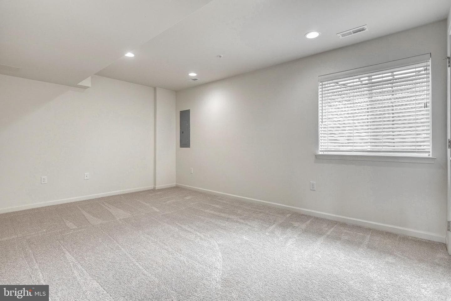 8127 Kelly Drive photo 27