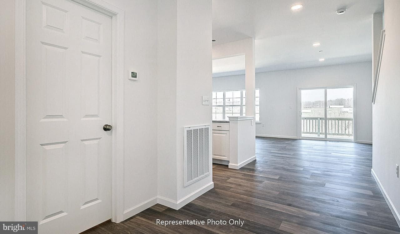 7839 Oak Brook Drive photo 5
