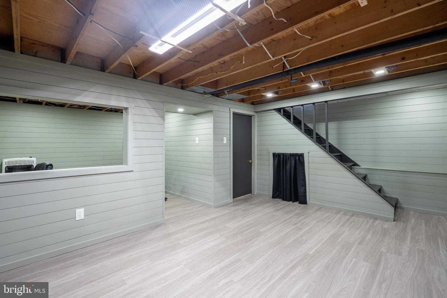 799 Martin Lane photo 26